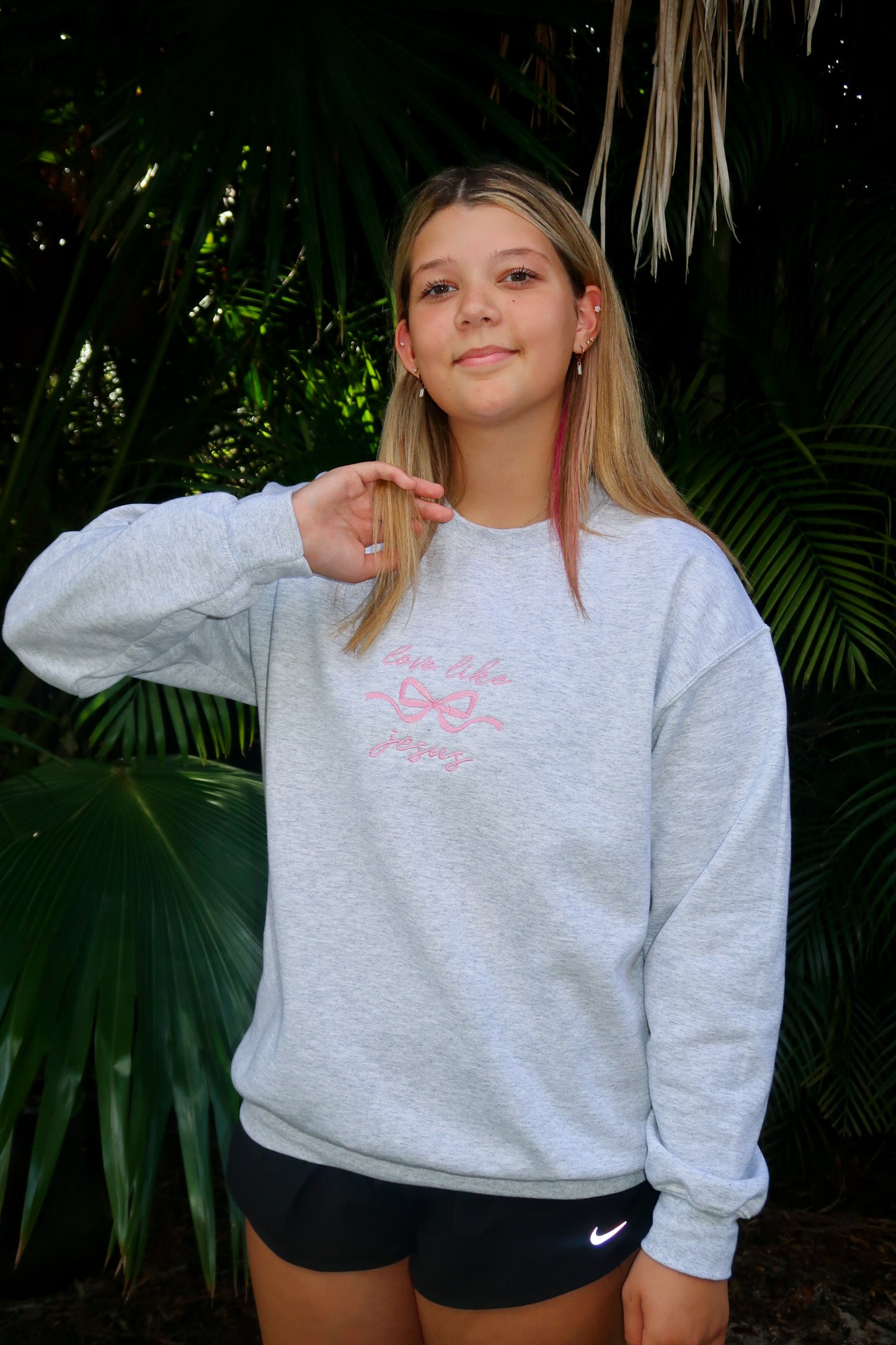 LOVE LIKE JESUS EMBROIDERY PINK BOW CREWNECK | GRAY CREW COLOR